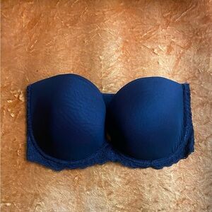 Natori Black Lace Strapless Bra - With
Attachable Straps